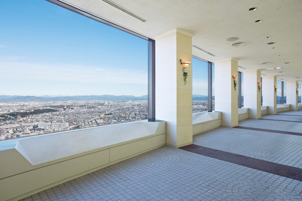 全室32階以上！眺望が自慢の45階建て高層ホテル3928427