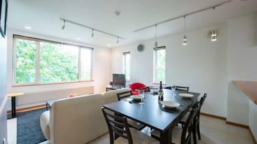 客室内のダイニングエリア / 5