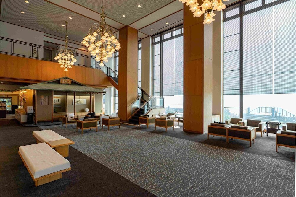 ロビーラウンジ「花あかり」