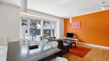 客室内のダイニングエリア / 7