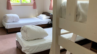スタンダード 4 人部屋 共用バスルーム