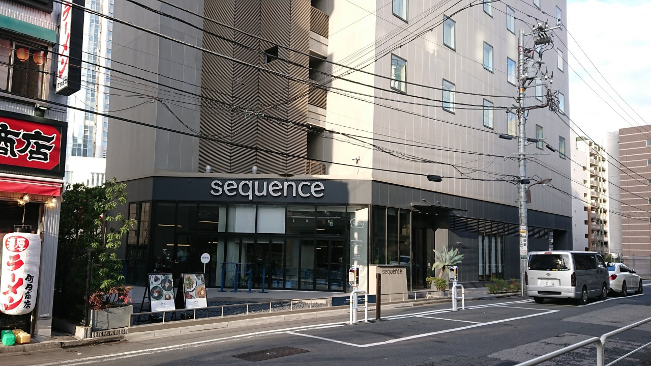 ibisやmoxyと言うより“変なホテル”方向に寄っている。