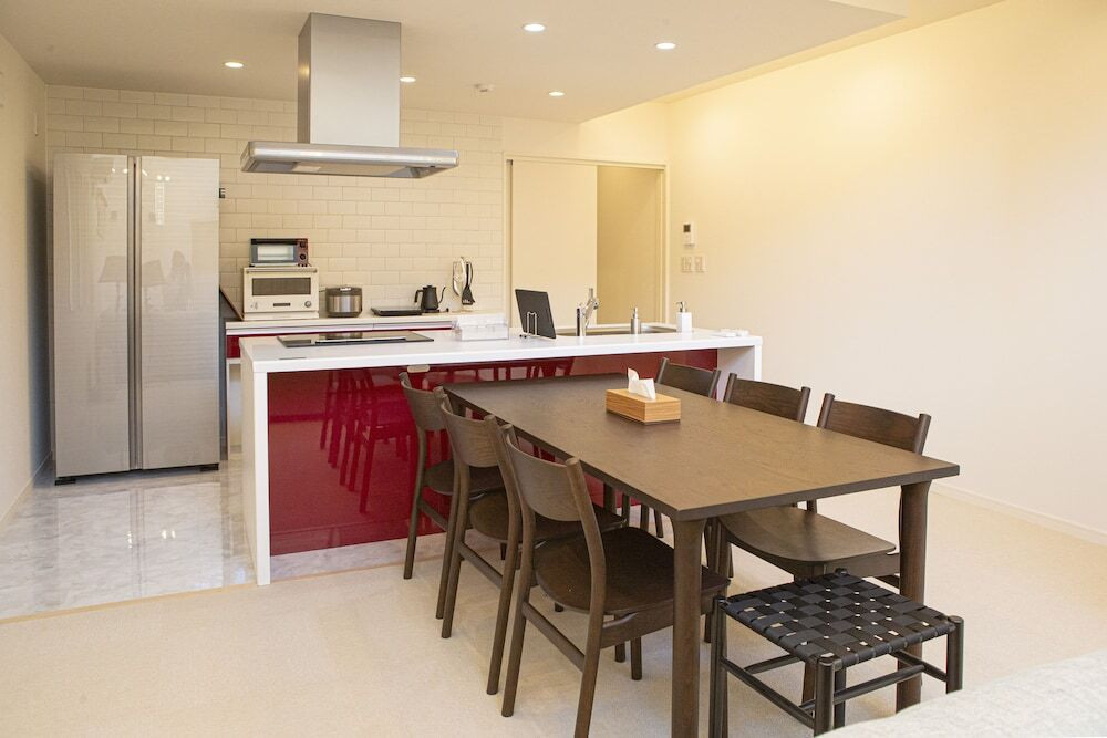 客室内のダイニングエリア