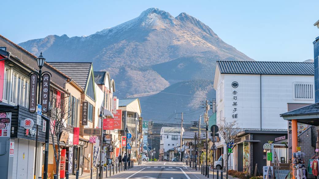 由布院駅前の風景 / 1