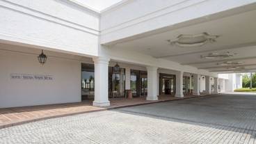 施設の入り口 / 16