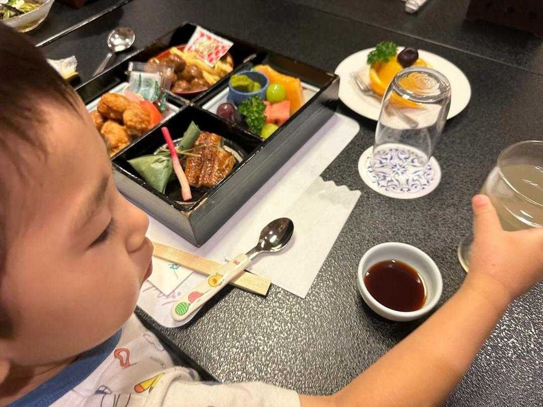 幼児用のお子様ランチや、小学生向けにアレンジした会席料理も予約できるそう。自分専用のごちそうは特別感があり、お子さんも気分が上がるはず / 1