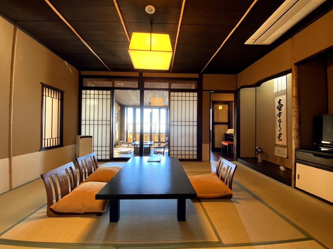 季節の旬を贅沢に楽しむ懐石料理に舌鼓3563835