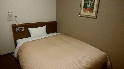 セミダブルのベッド