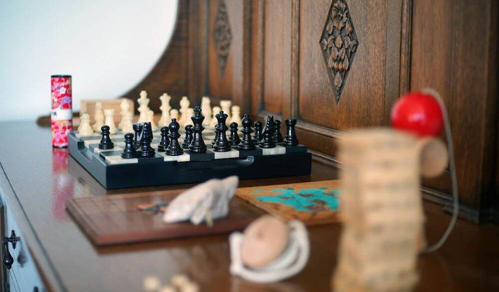 年代物のチェスボードも / 3