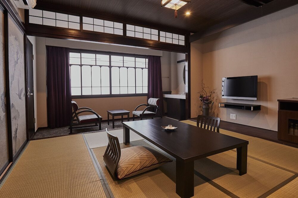 嘉景 和室8畳(山側)