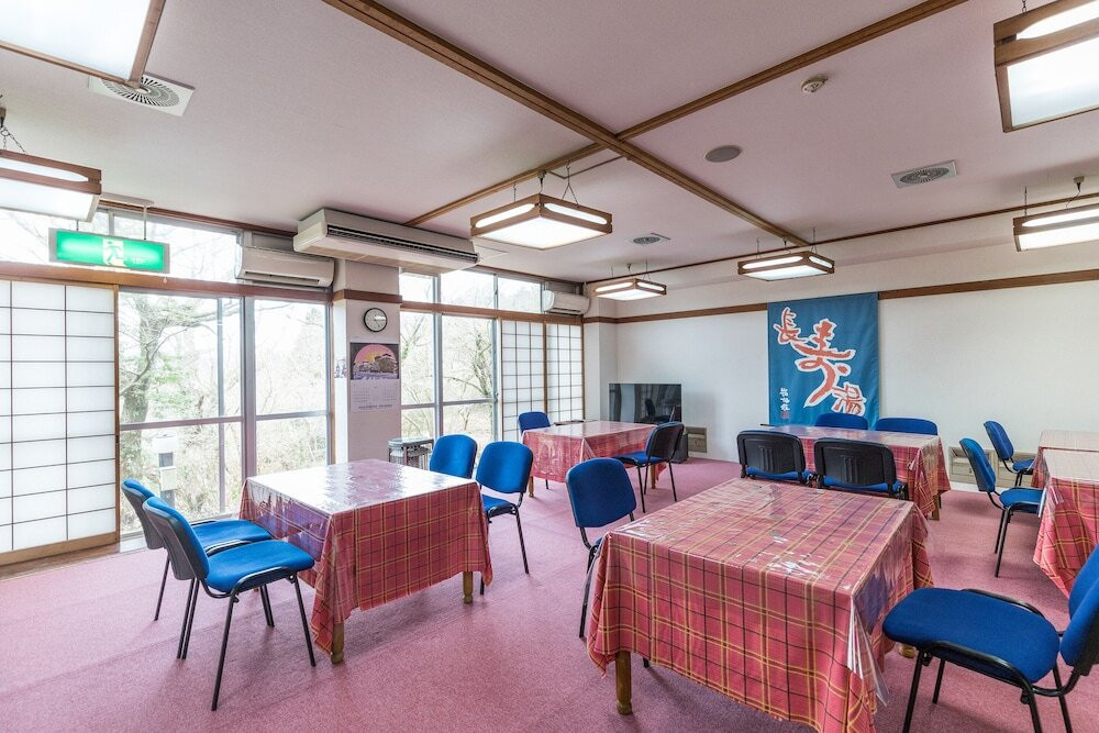 旅館のお食事処