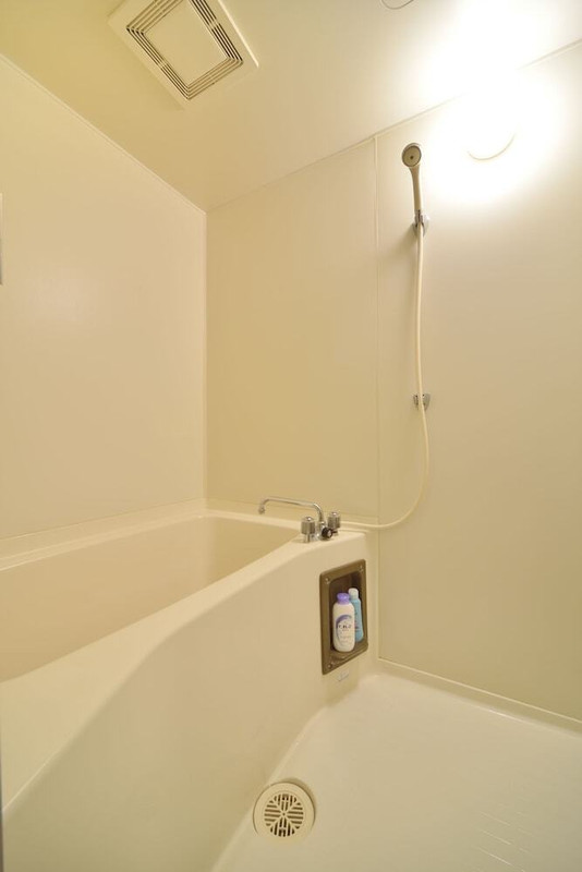 バスルームのシャワー