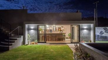 フロント(夜) / 5