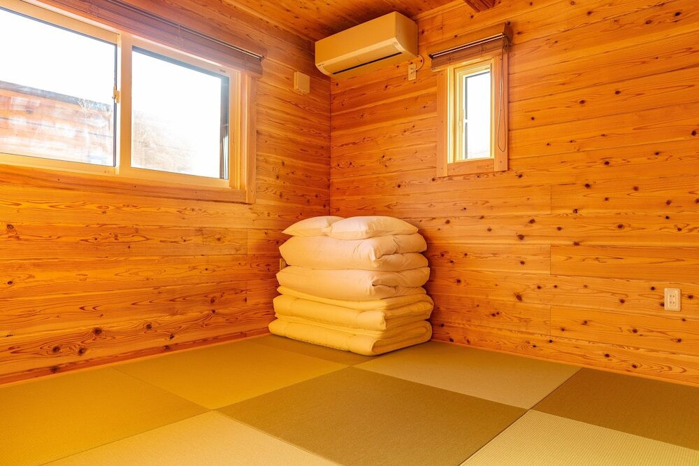 ログハウスの和室一例(7名タイプ)