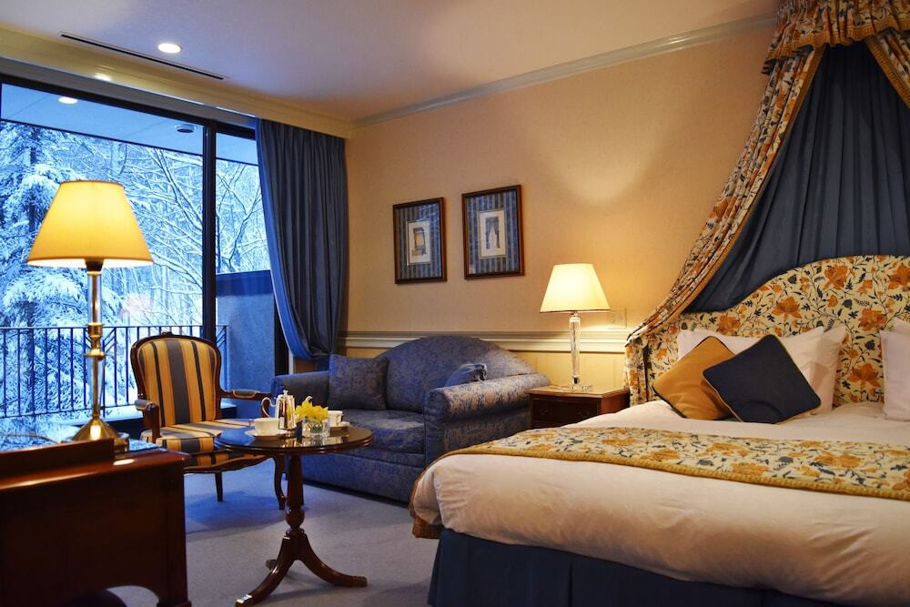 ブルーが知的で爽やかな「DA4 デラックスルーム」3692313