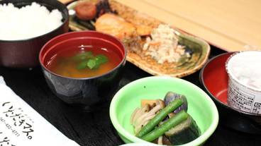 食事・飲み物 / 1