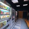 食事のない宿ですが飲料やアイスの自販機はありました。