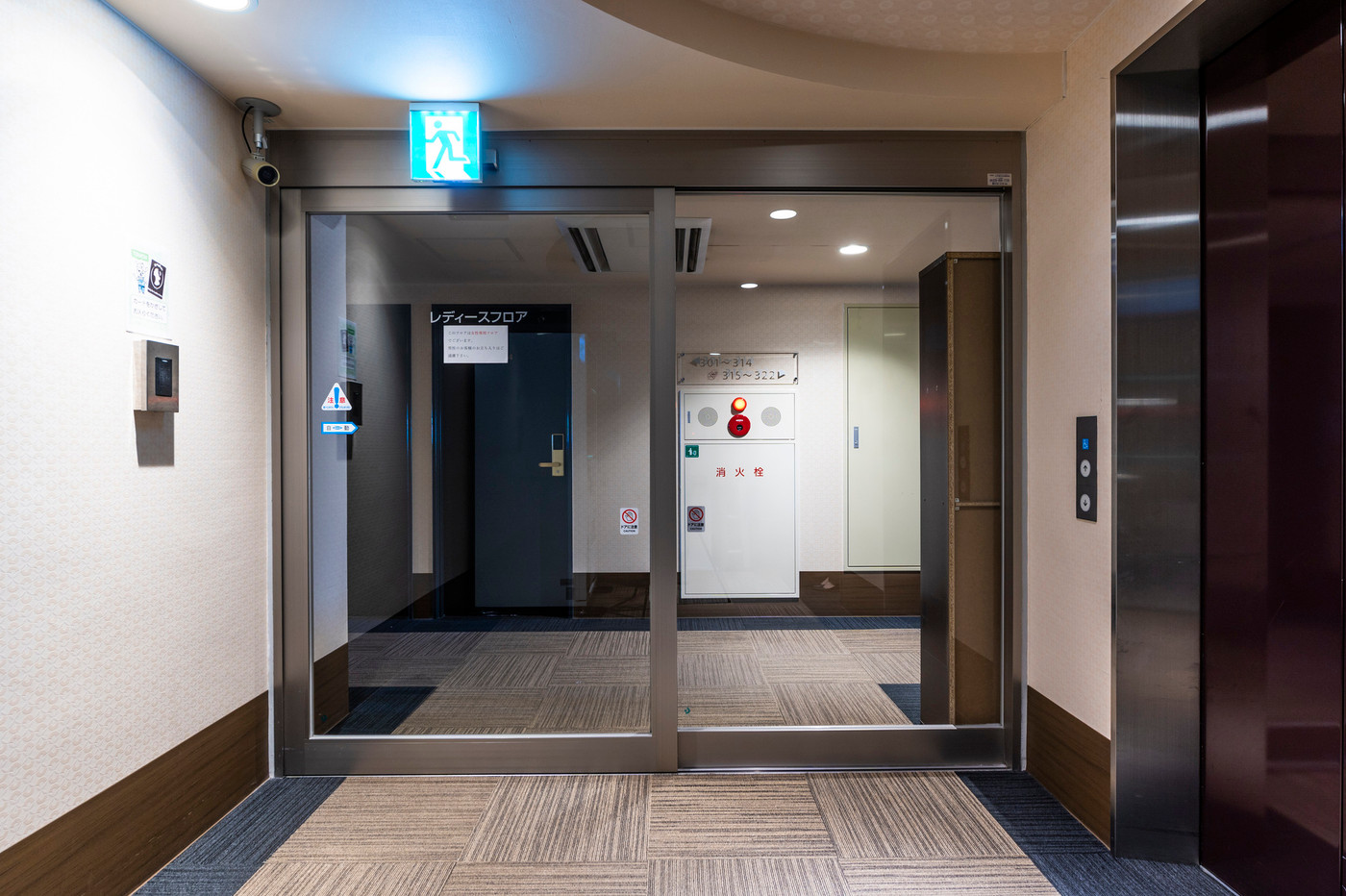 セキュリティカードで入退室管理。可愛いインテリアに癒される3760107