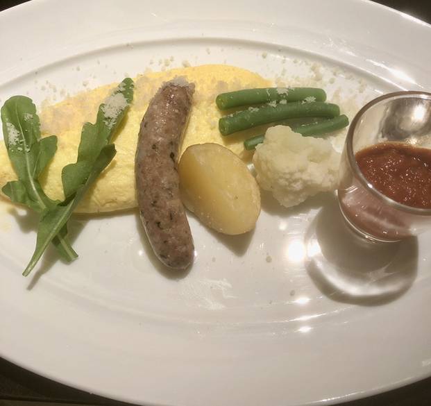 イタリアン朝食のオムレツ / 4