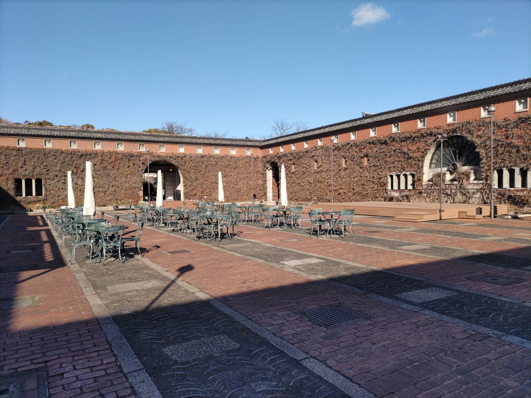 スクエアの中庭