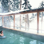 白銀の絶景を贅沢に眺めよう。雪見風呂が楽しめる温泉地＆旅館5選