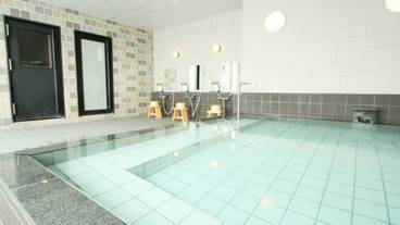 屋内スパ浴槽 / 1