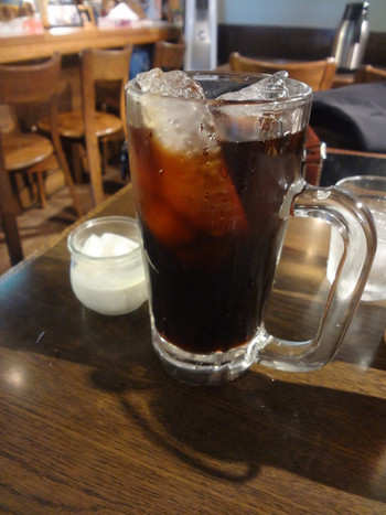 「喫茶Y」ドリンク 569527 アイスコーヒーはジョッキ＆おかわり自由(^_^;)