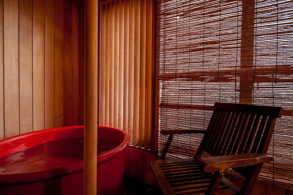 深めの浴槽