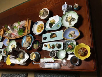 朝とれ魚介と露天風呂を楽しむ魚屋直営の旅館4085483