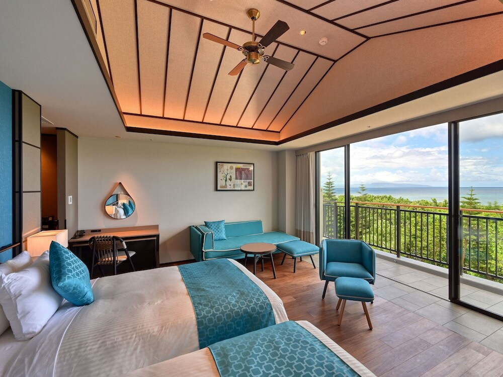 海外リゾートのようなプールがおしゃれ♡デッキチェアでセレブ気分3655941