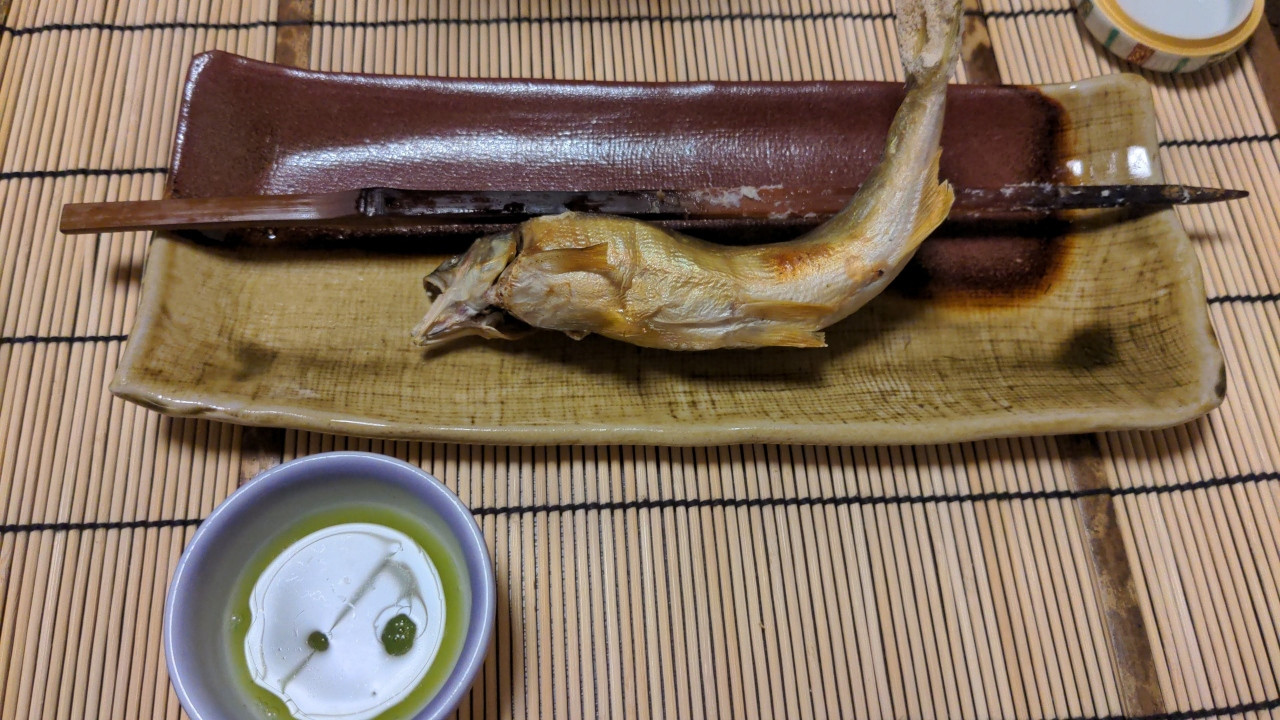 養殖の鮎なので香りも弱く残念な味