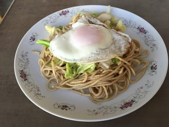 「かさや」料理 1157082 やきそば 目玉焼き