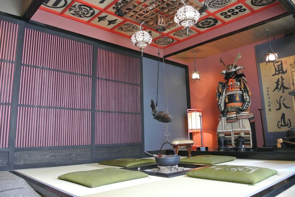 客室内のダイニングエリア