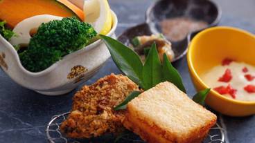 食事・飲み物 / 8