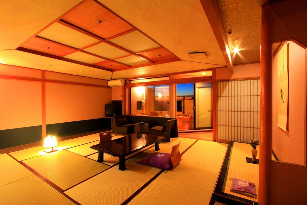 土肥ふじやホテル（トイフジヤホテル） / 1