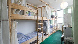 A 鍵付き個室 (1～4名)