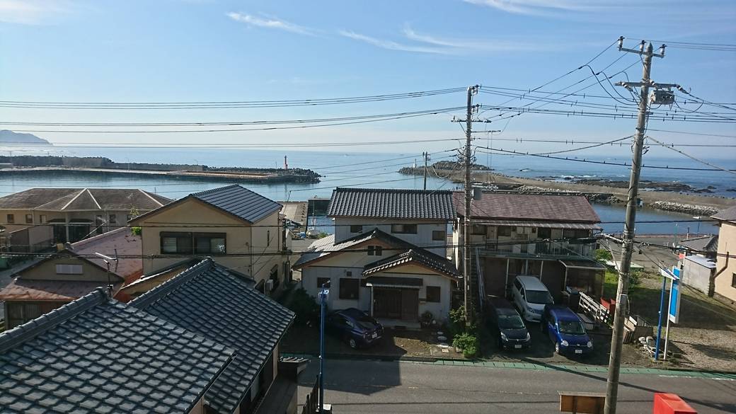 爽快な目覚めで
朝日からパワーをもらう / 2
