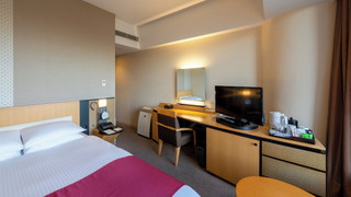 セミダブルルーム – ベッド幅 140 cm 禁煙 (皇居側)