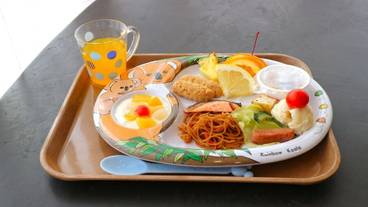 食事・飲み物 / 3