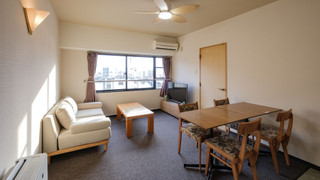 ジュニアスイートルーム　セミダブルベッド2台＆キッチン付　禁煙　清掃料金別　連泊時の清掃なし