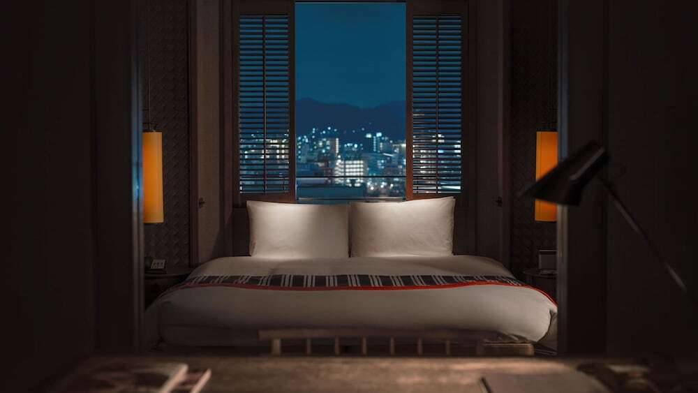 客室からの夜景一例(1) / 1