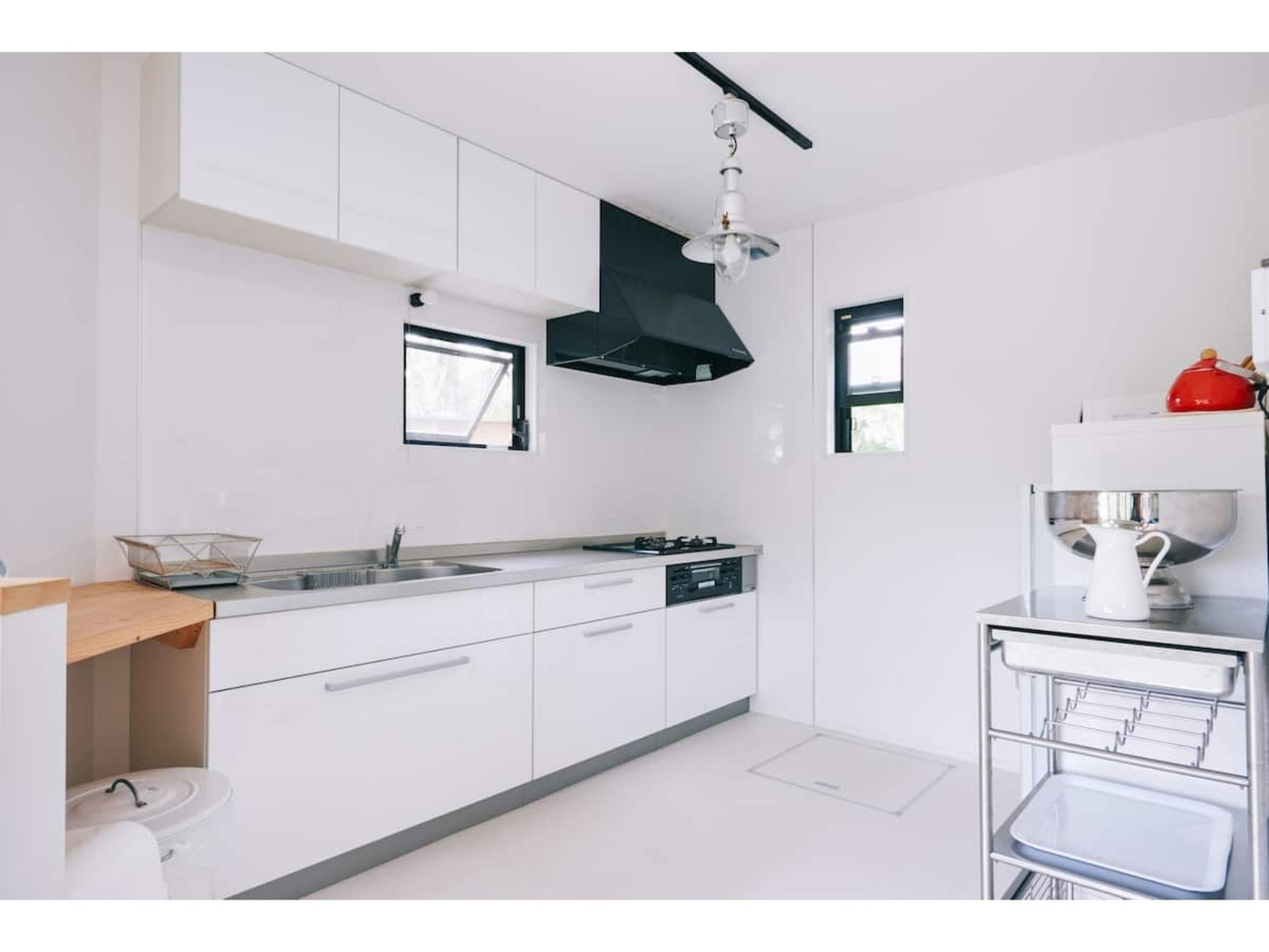 ハンモックでのんびり。おしゃれな水辺のリゾート4237670