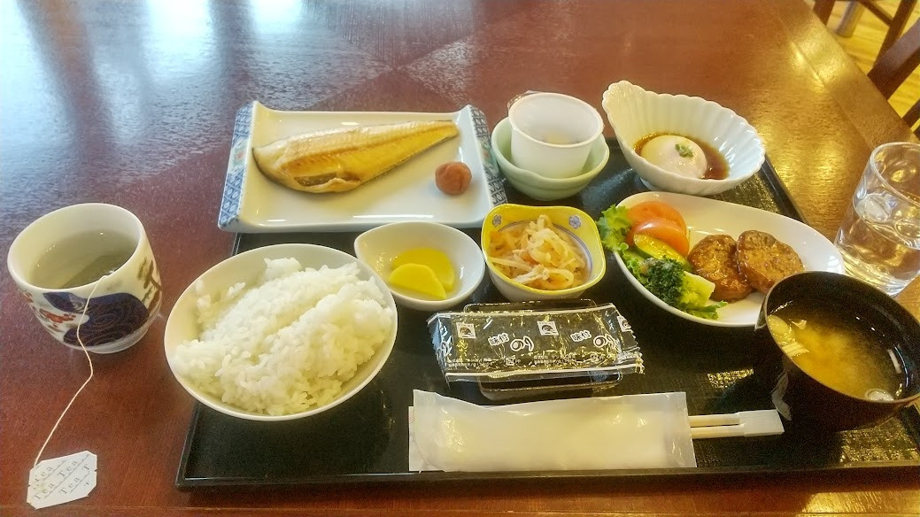 朝食