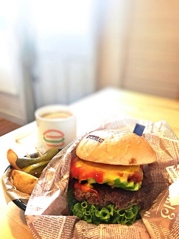 「BESNUG」料理 1007399 一番人気のアボガドのサルサソース！
あー美味そうー