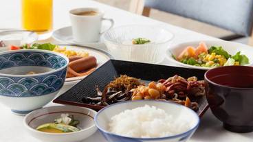 朝食バイキングの例② / 4