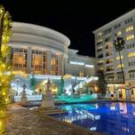 白亜の宮殿に英国風のお屋敷も。特別な宿で過ごす2大旅プラン