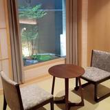 和モダン客室で
ほっとひと息 / 2