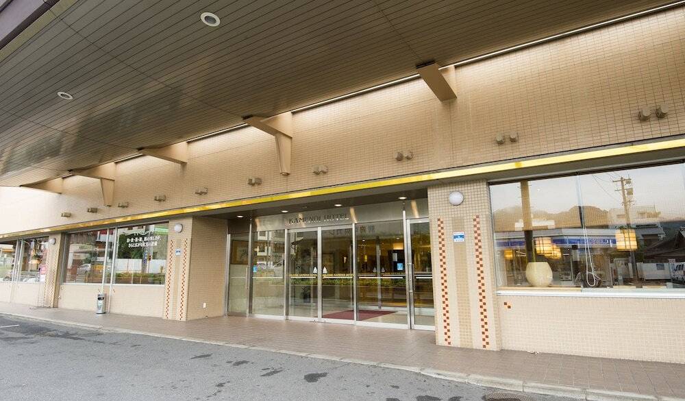 施設の入り口 / 4