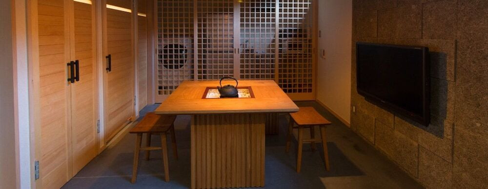 客室内のダイニングエリア