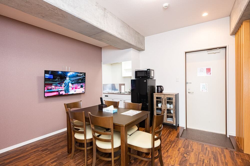 客室内のダイニングエリア